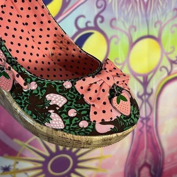 🆕🍓Too Fast Cirque Couture🍓Strawberry Wedges🍓 - Picture 9 of 15